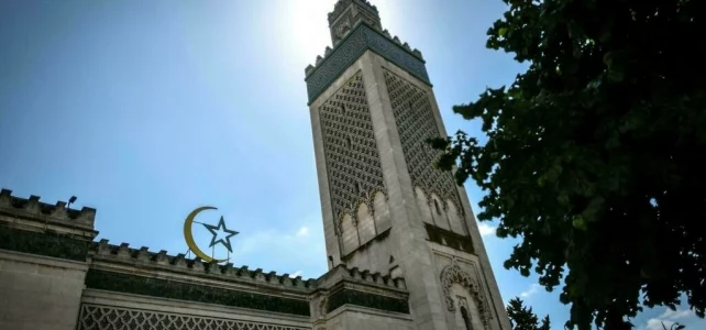 Islamophobie : quand de jeunes diplômés musulmans français choisissent le chemin de l’exil