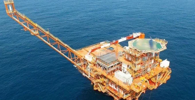 La Côte d’Ivoire annonce ce dimanche 27 août le démarrage de la production de pétrole et de gaz du champ «Baleine» avec le groupe pétrolier italien ENI.